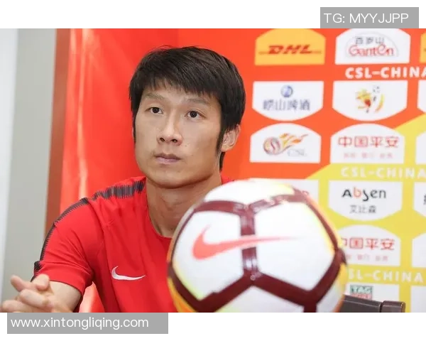 中国足球男球星娇妻曝光其个人生活与事业成就引发关注 中国足球男球星娇妻曝光其个人生活与事业成就引发关注